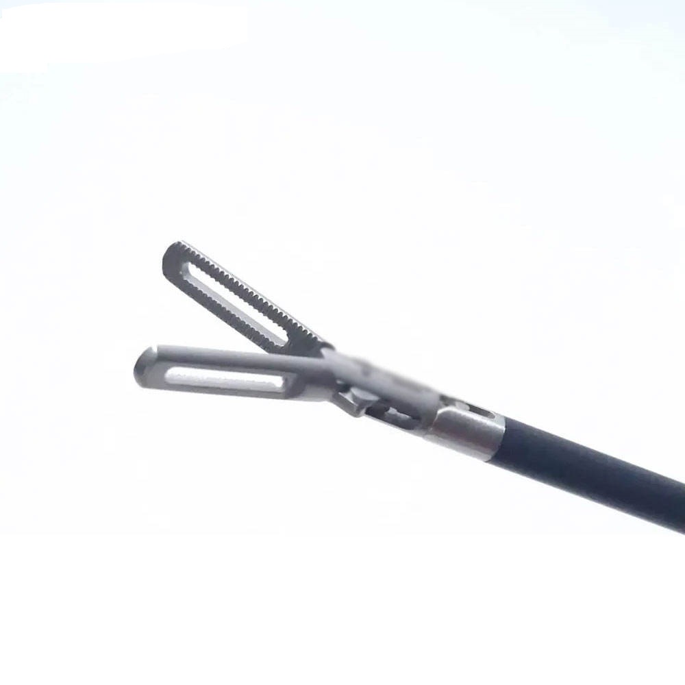 Laser Surgical Professional Laparoscopic Monopolar Grasping Forceps Fenestrated Jaw Electrosurgical Laparoscopy Instrument CE ISO 9001 ISO 13485 Certified - Image 4